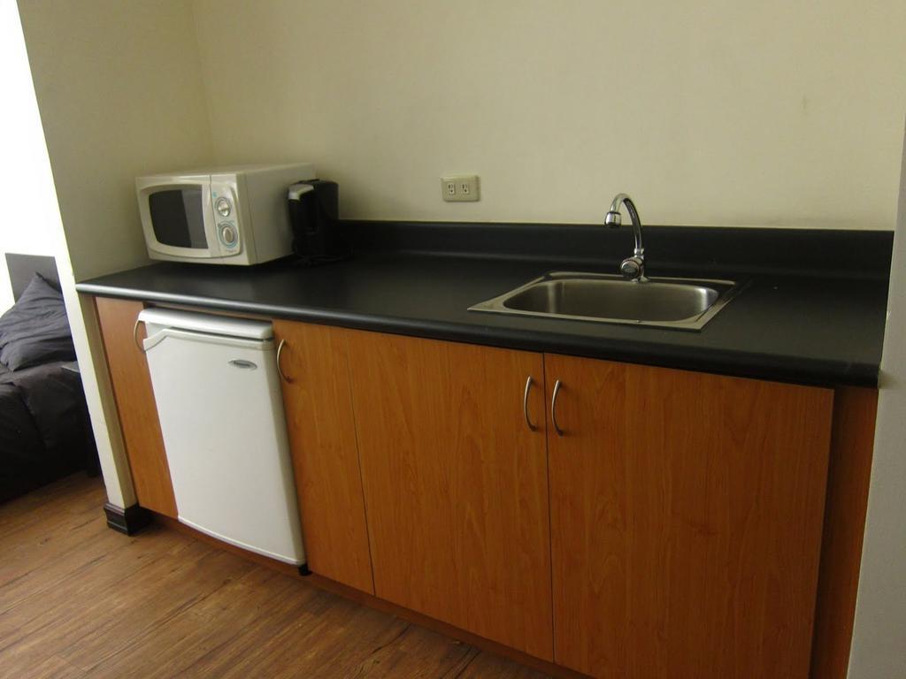 Azotea Suites Manila Habitación foto